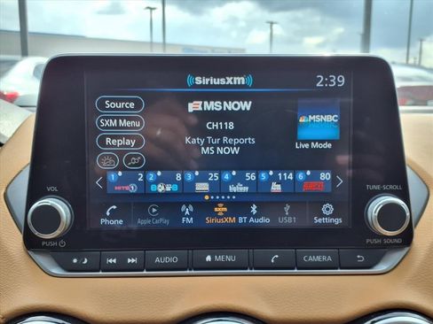 Used 2023 Nissan Sentra SV w/ SV Premium Package image 18