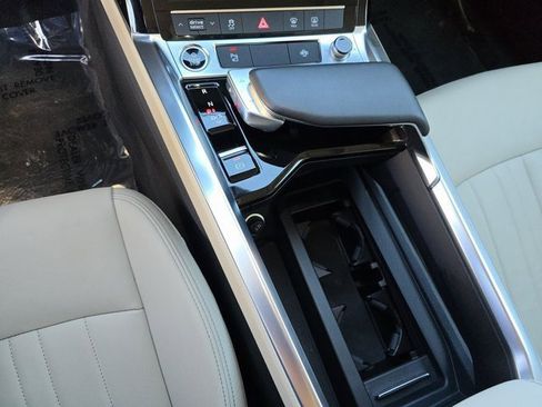 Certified 2024 Audi Q8 e-tron Premium image 32