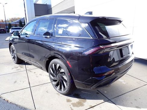 New 2026 Lincoln Nautilus Reserve w/ Jet Appearance Package image 3