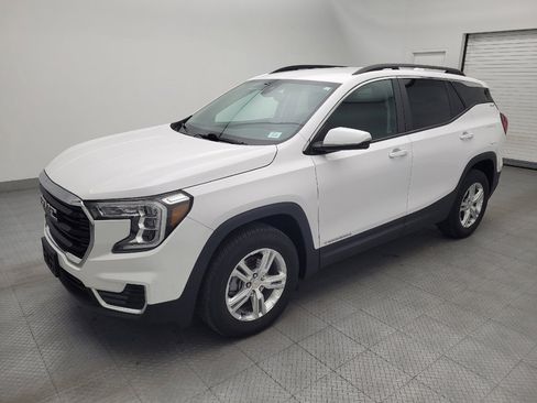 Used 2022 GMC Terrain SLE w/ Driver Convenience Package AWD/4WD image 2