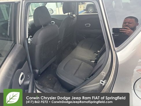 Used 2018 Kia Soul + FWD image 5
