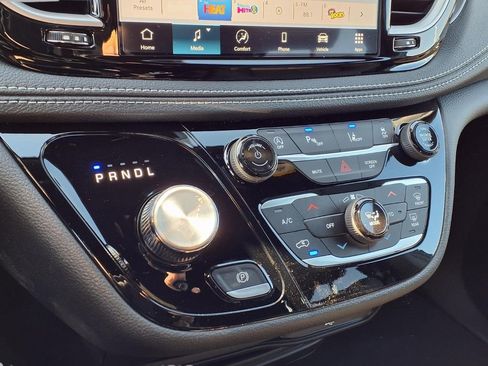 New 2026 Chrysler Pacifica Select AWD/4WD image 9