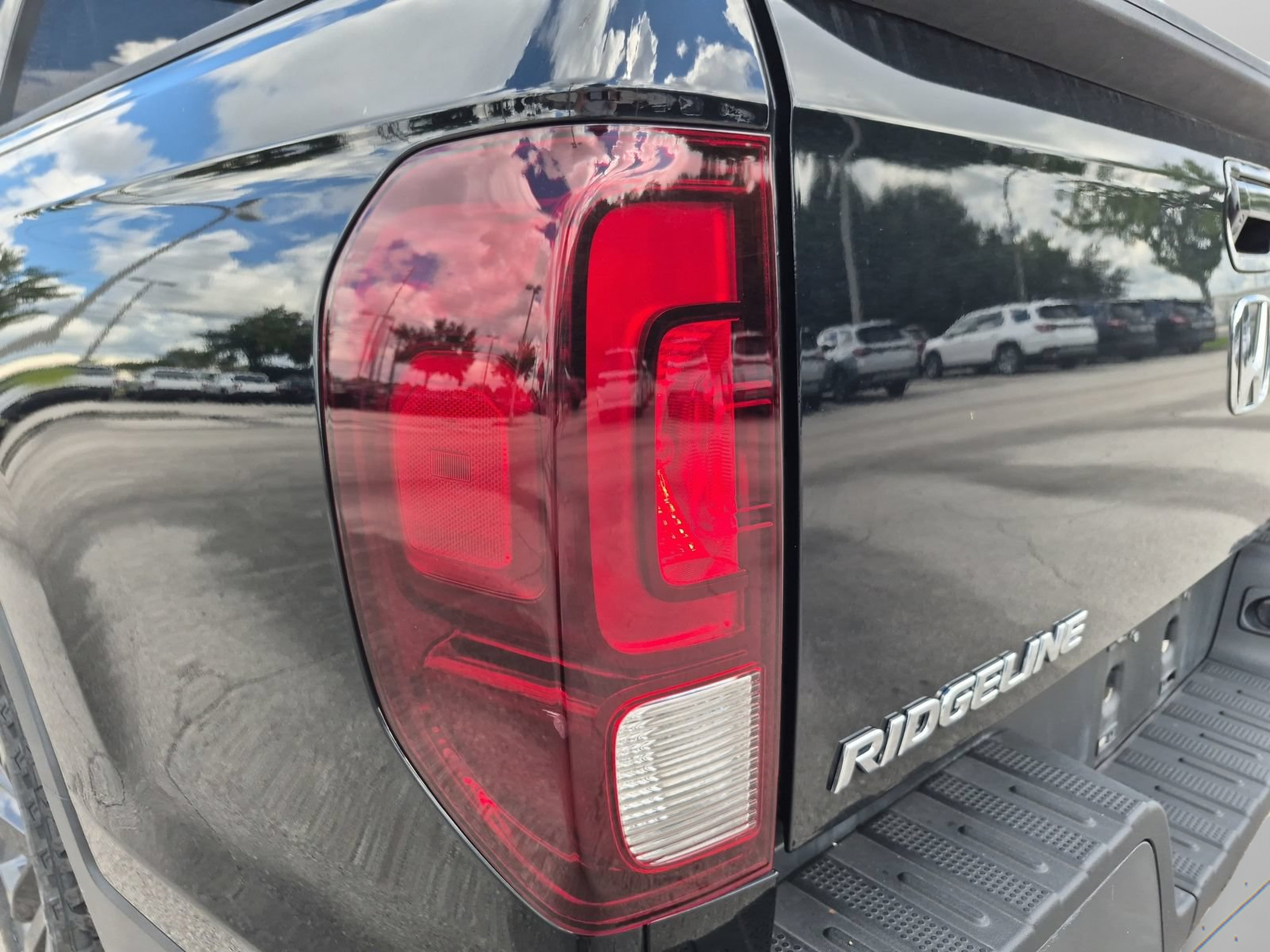 Certified 2023 Honda Ridgeline Sport image 30