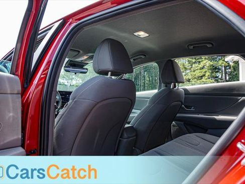 Used 2022 Hyundai Elantra SEL FWD image 34