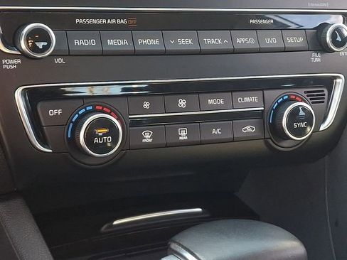 Used 2018 Kia Optima EX image 15