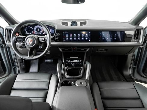Certified 2025 Porsche Cayenne Coupe image 19