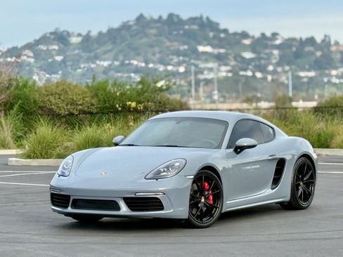 Used 2025 Porsche 718 Cayman S image 1