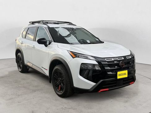 Certified 2026 Nissan Rogue SV AWD/4WD image 2