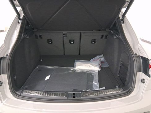 Used 2026 Porsche Macan image 32