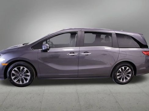 Certified 2024 Honda Odyssey EX-L image 3