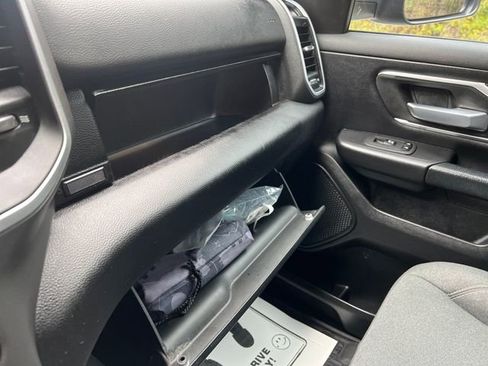 Used 2021 RAM 1500 Big Horn image 32