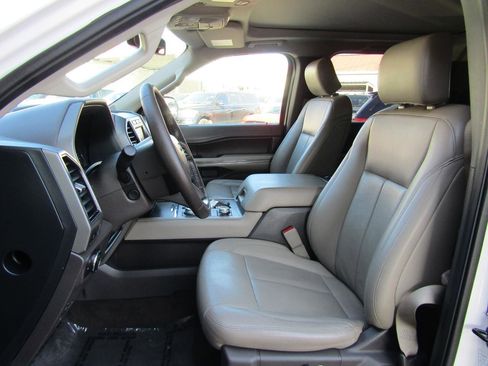 Used 2019 Ford Expedition Max XLT w/ Equipment Group 202A image 9