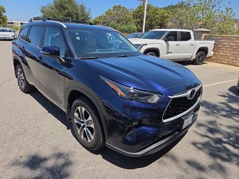 Used 2025 Toyota Highlander XLE AWD/4WD image 7