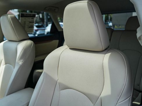 Used 2022 Lexus RX 450h AWD w/ Premium Package image 24