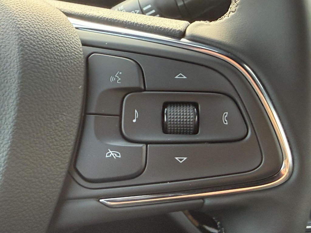 New 2026 Buick Envista Sport Touring w/ Convenience I Package FWD image 9