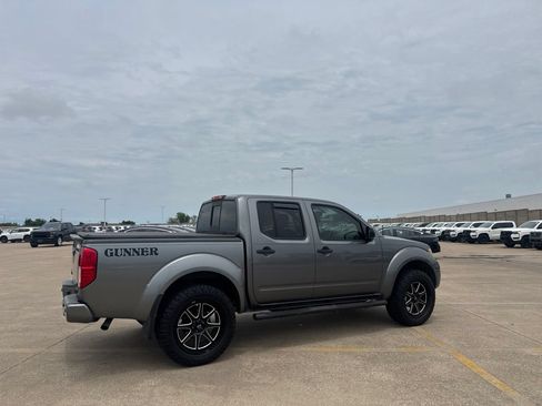 Certified 2020 Nissan Frontier SV w/ Midnight Edition Floor Mats RWD image 23