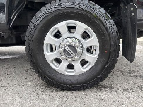 Certified 2024 Ford F350 XLT w/ FX4 Off-Road Package image 11
