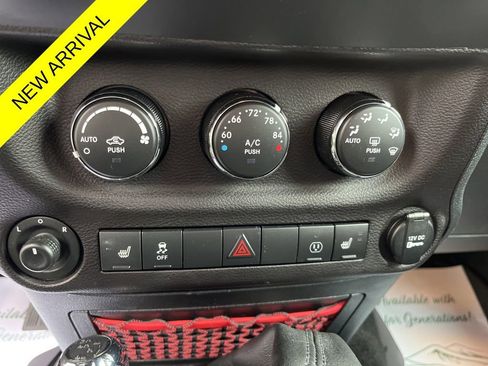 Used 2017 Jeep Wrangler Unlimited Rubicon image 28