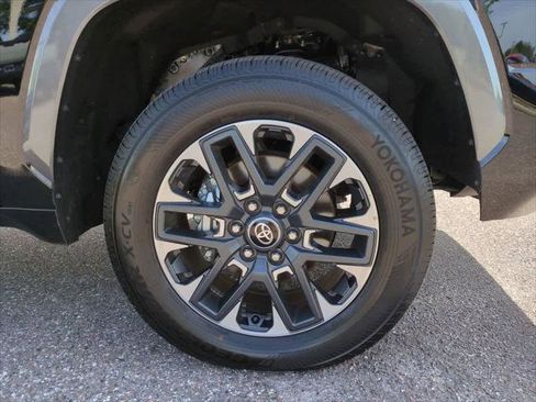 Certified 2026 Toyota Tundra Limited AWD/4WD image 11
