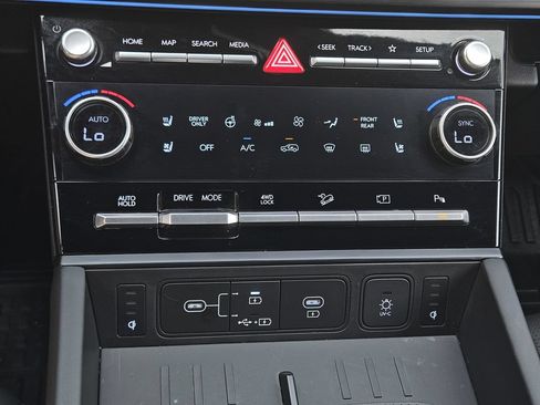 Used 2025 Hyundai Santa Fe Calligraphy AWD/4WD image 15