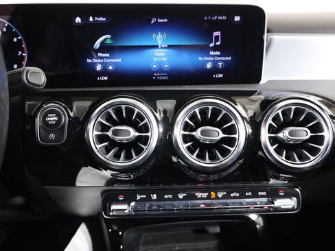 Certified 2019 Mercedes-Benz A 220 4MATIC image 21