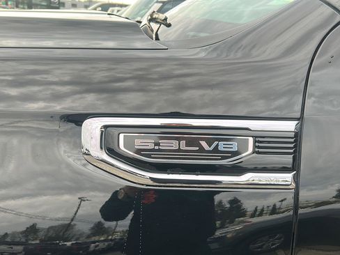 Used 2024 GMC Sierra 1500 SLT AWD/4WD image 8