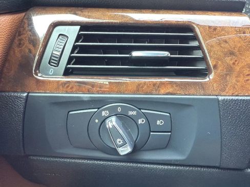 Used 2013 BMW 328i Convertible image 15