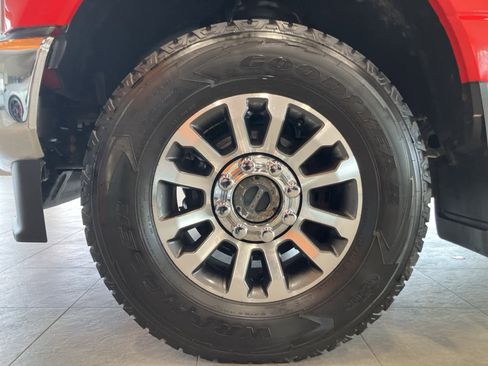 Used 2022 Ford F250 Lariat image 9