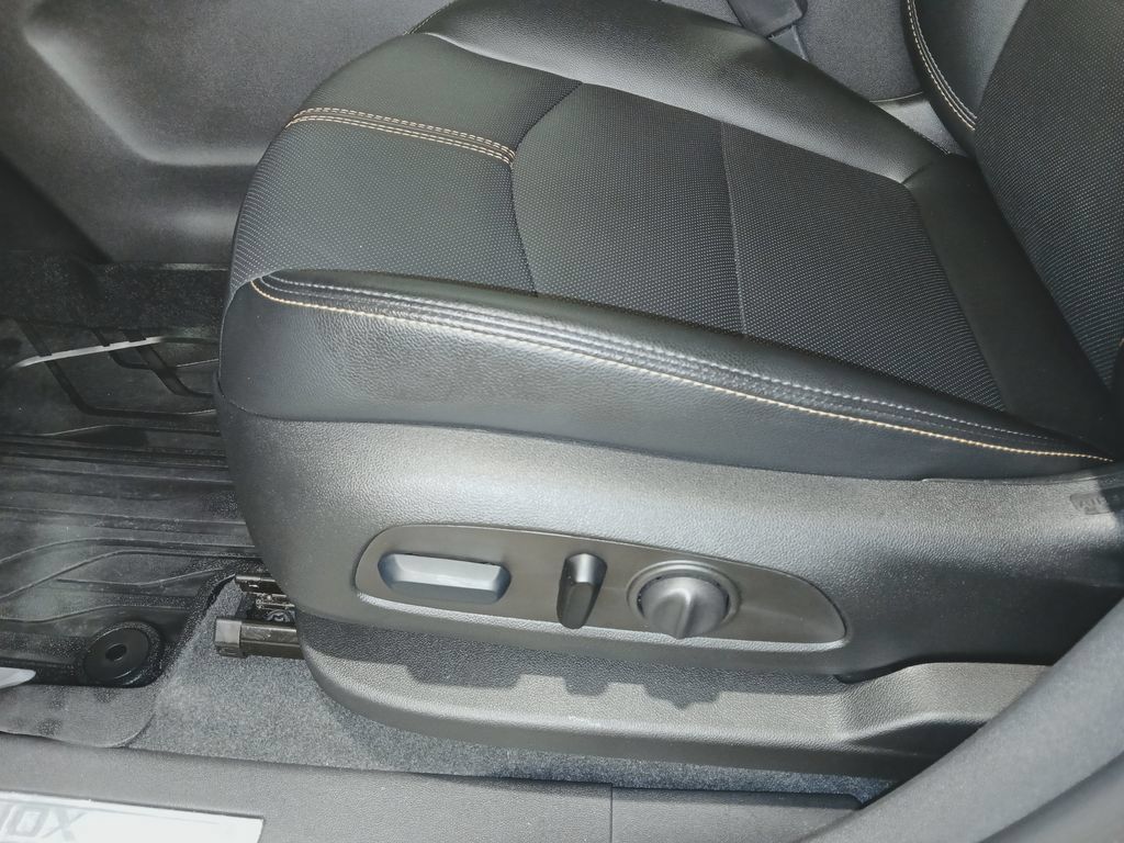 Used 2024 Chevrolet Equinox Premier AWD/4WD image 17
