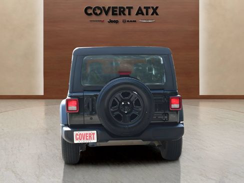 Used 2023 Jeep Wrangler Sport AWD/4WD image 4