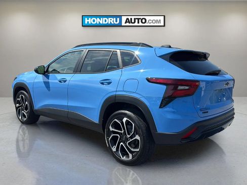 Used 2024 Chevrolet Trax RS w/ Driver Confidence Package image 3