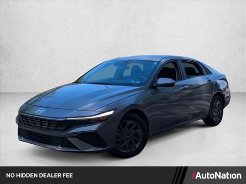 Certified 2024 Hyundai Elantra SEL FWD image 1
