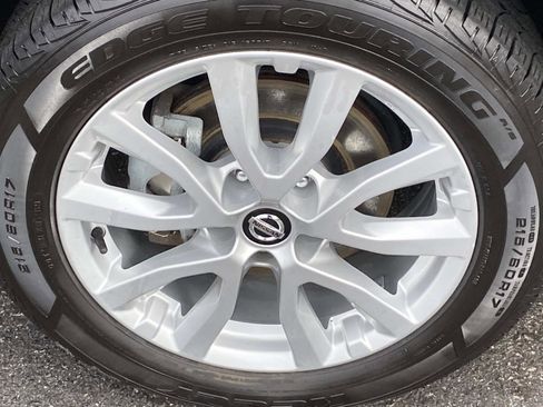 Used 2021 Nissan Rogue Sport S image 25