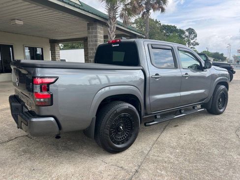 Used 2022 Nissan Frontier SV image 5