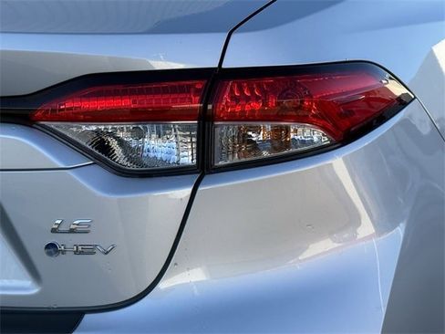 Used 2025 Toyota Corolla LE image 6