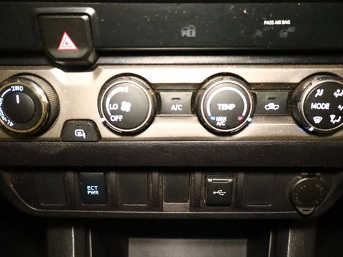 Used 2020 Toyota Tacoma SR5 image 23