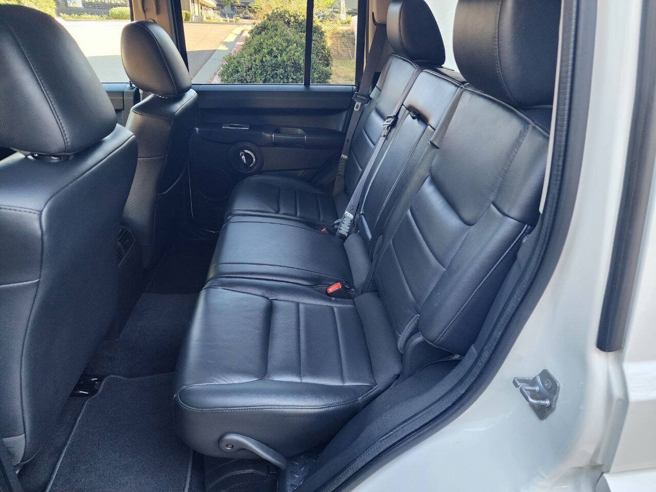 Used 2010 Jeep Commander Sport w/ Sun/Sound Group RWD image 16