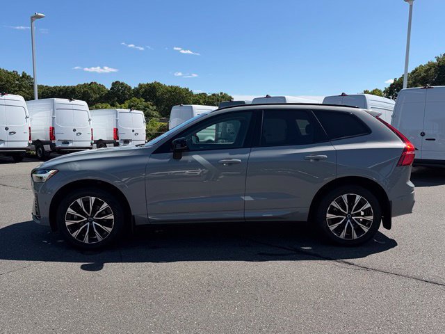 Used 2024 Volvo XC60 B5 Plus w/ Climate Package AWD/4WD image 4