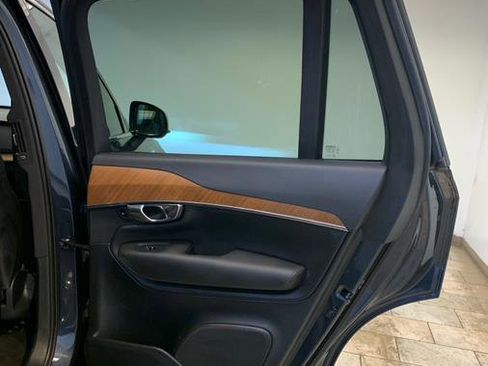 Used 2022 Volvo XC90 T6 Momentum w/ Climate Package image 40