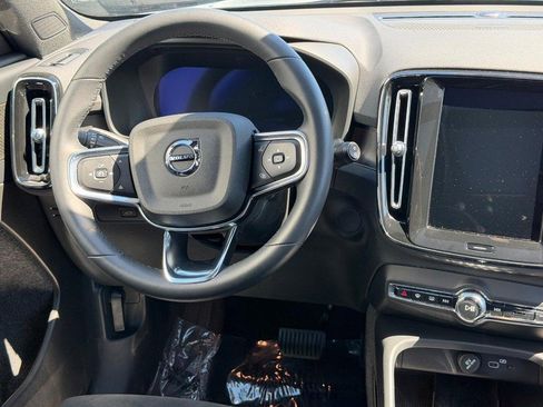 Certified 2023 Volvo XC40 Recharge Ultimate w/ Protection Package Premier AWD/4WD image 13