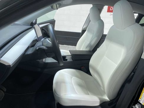 Used 2023 Tesla Model Y Long Range AWD/4WD image 9