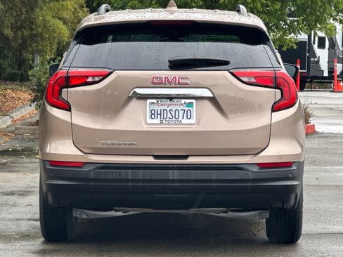 Used 2019 GMC Terrain SLE w/ Driver Convenience Package FWD image 5