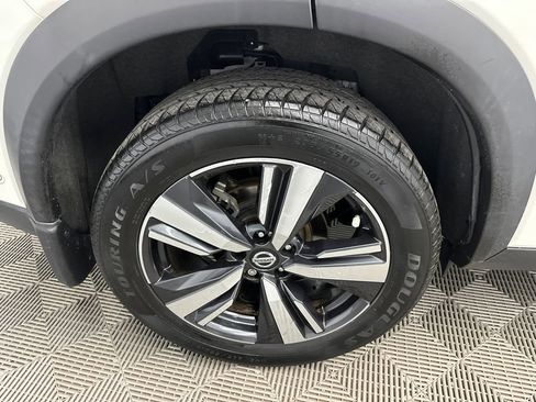 Used 2021 Nissan Rogue Platinum image 19