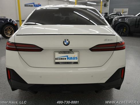 Used 2026 BMW 530i w/ M Sport Package image 10