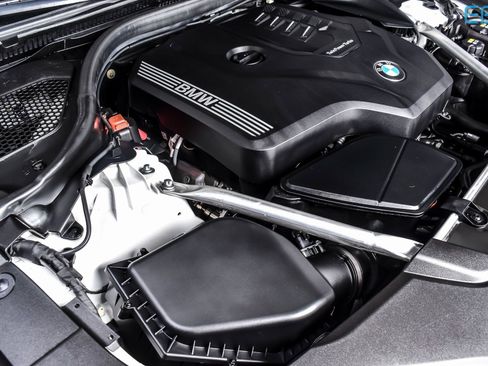 Used 2022 BMW 530i xDrive w/ Convenience Package image 12