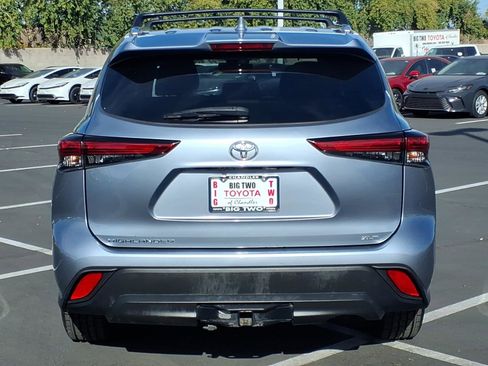 Used 2021 Toyota Highlander XLE image 9