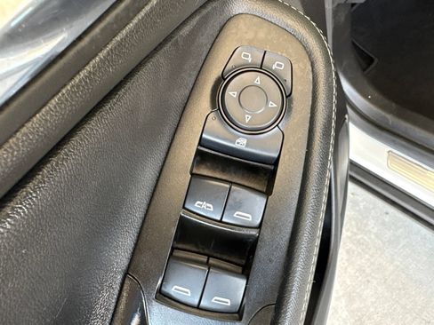 Used 2022 Buick Encore GX Preferred w/ Cold Weather Comfort Package FWD image 11