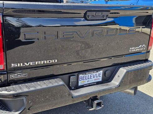 Used 2025 Chevrolet Silverado 2500 High Country w/ High Country Premium Package AWD/4WD image 16