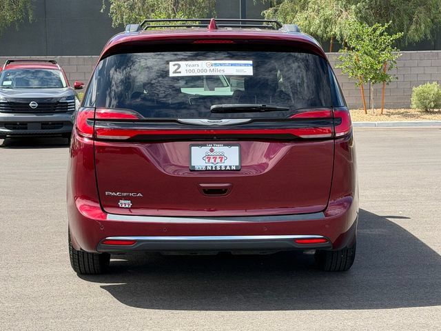 Used 2022 Chrysler Pacifica Touring-L FWD image 5