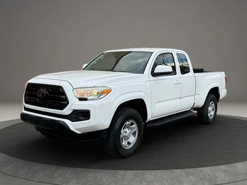 Used 2018 Toyota Tacoma SR w/ SR Convenience Package image 1
